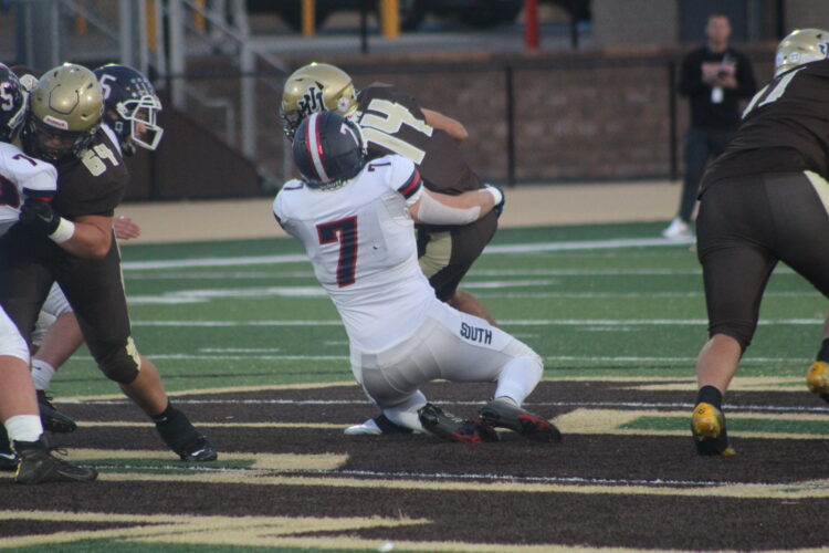 Monarchs Fall To Top-Ranked Patriots, 55-16